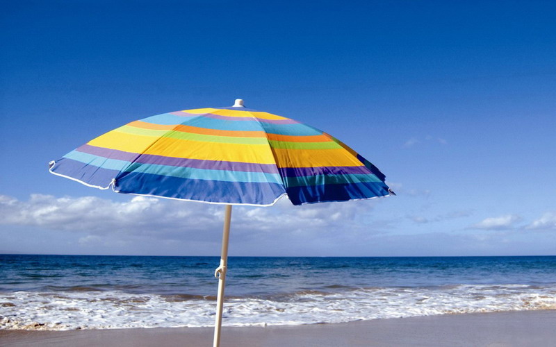 I migliori ombrelloni da spiaggia per l'estate 2024